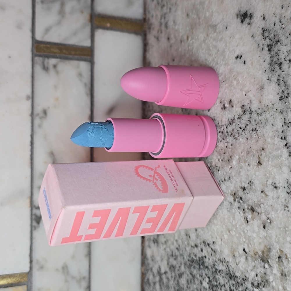 Jeffree Star Velvet Trap Lipstick Jawbreaker